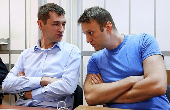 Alexeу Navalny with his brother Oleg