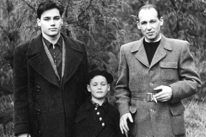 Vladimir Posner with his father and younger brother