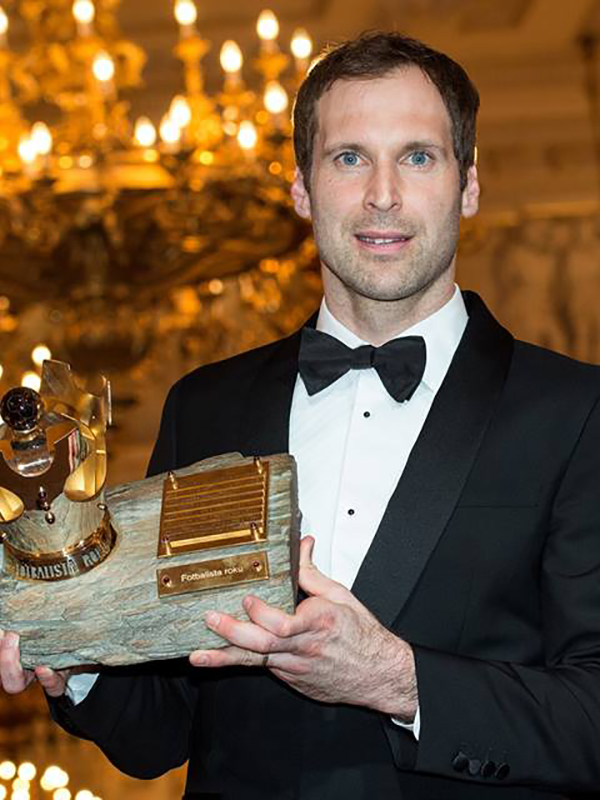 Petr Cech with the prize of the best Czech player