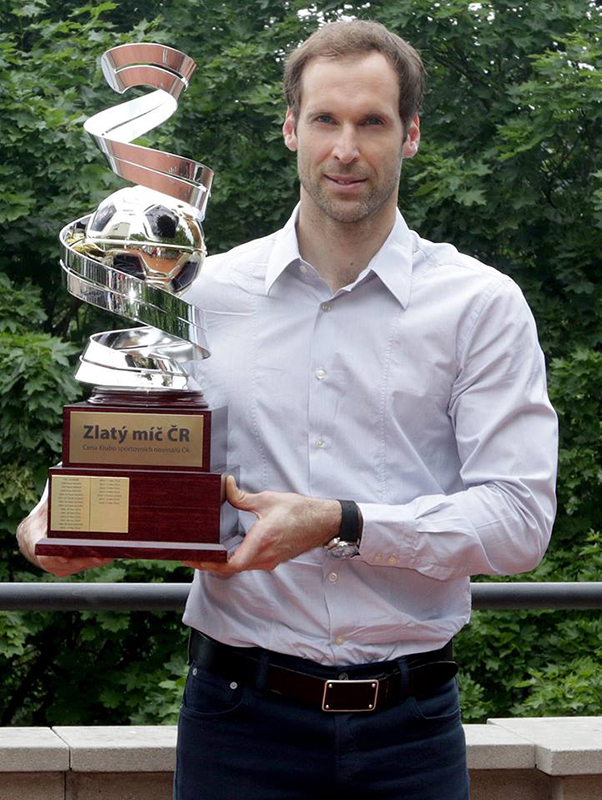 Petr Cech with the prize of the best Czech player