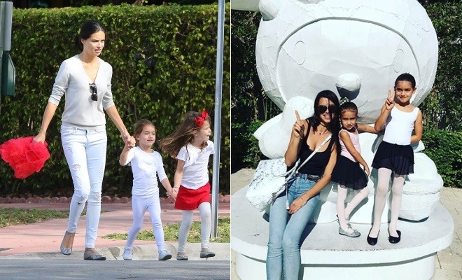 Adriana Lima with her daughters