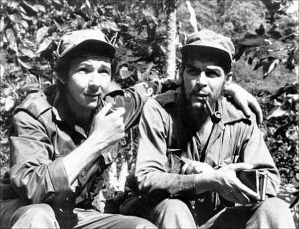 Raul Castro and Ernesto Che Guevara