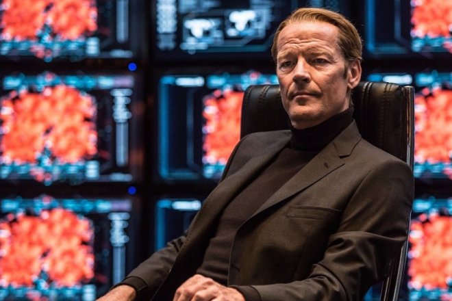 Iain Glen in Resident Evil: The Final Chapter