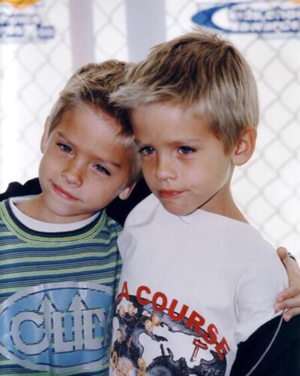 Dylan Sprouse and Cole Sprouse in their childhood