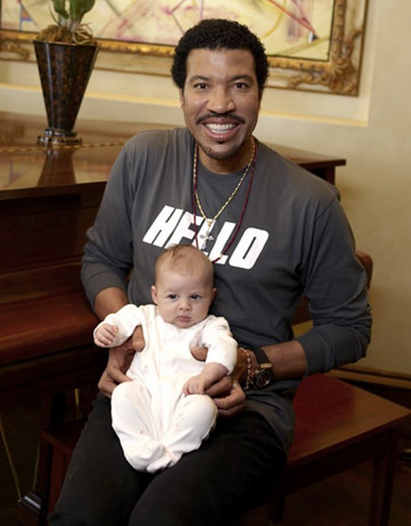 Lionel Richie with her daughter