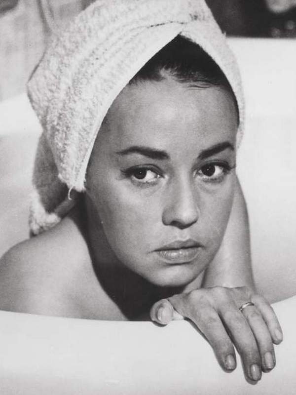 Jeanne Moreau in the bath